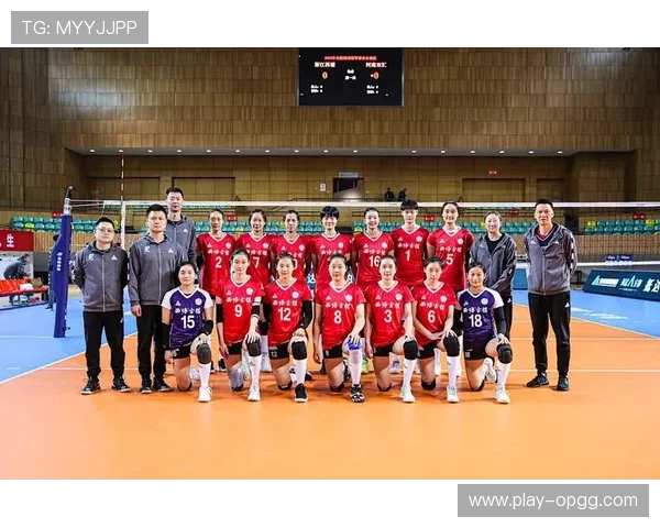 伊春队勇夺黑龙江排球冠军赛女子组双料冠军