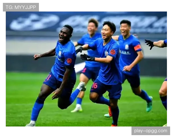 上海申花外援马莱莱领取上月最佳球员奖项